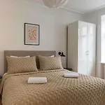 Freshly Renovated For 6 People *