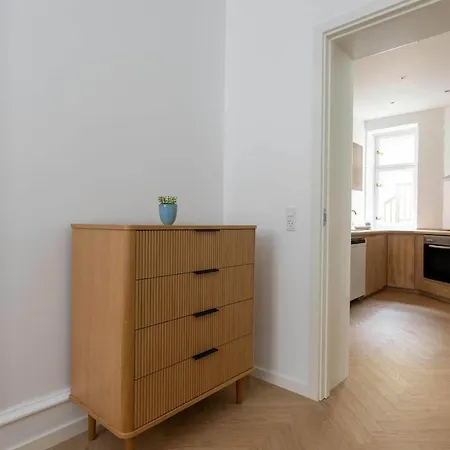 Freshly Renovated Apartment For 6 People