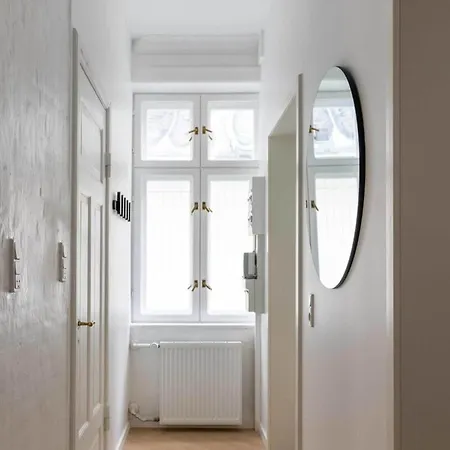 Freshly Renovated Apartment For 6 People